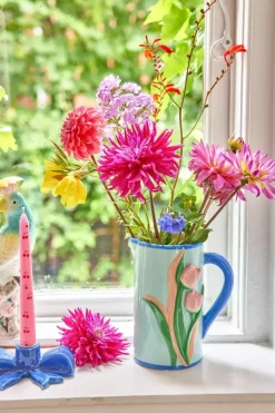 Keramisk Vase I Mint Med Preget Tulipaner