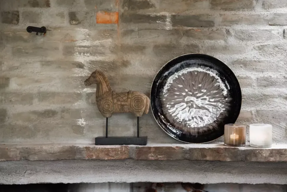 Lama Håndlaget Hest På Stativ H38 Naturgrå