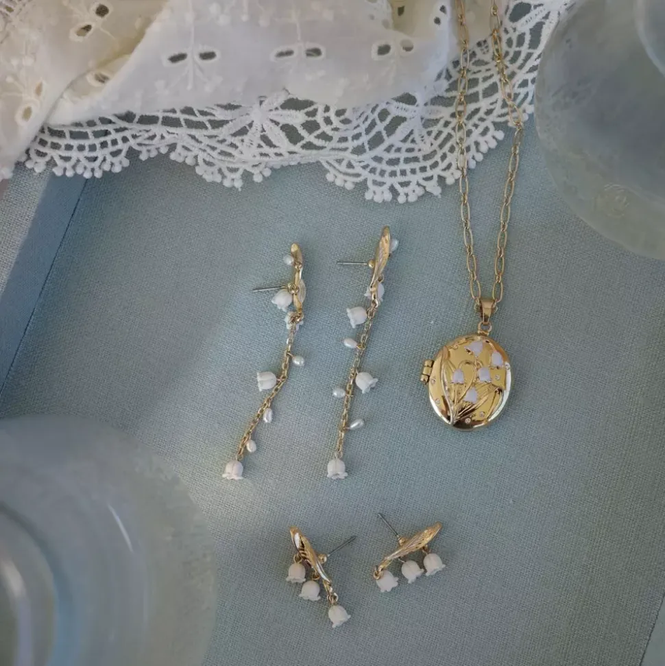 Langt Kjede Med Locket, Lilies & Pearls