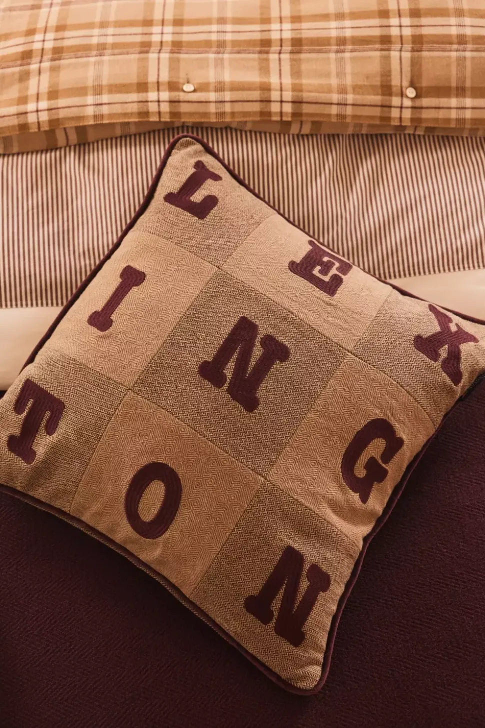Lexington Nålestripet Bomullsflanell Sengesett Beige/Brun 140x220/50x20