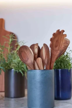 Raw Salatsett