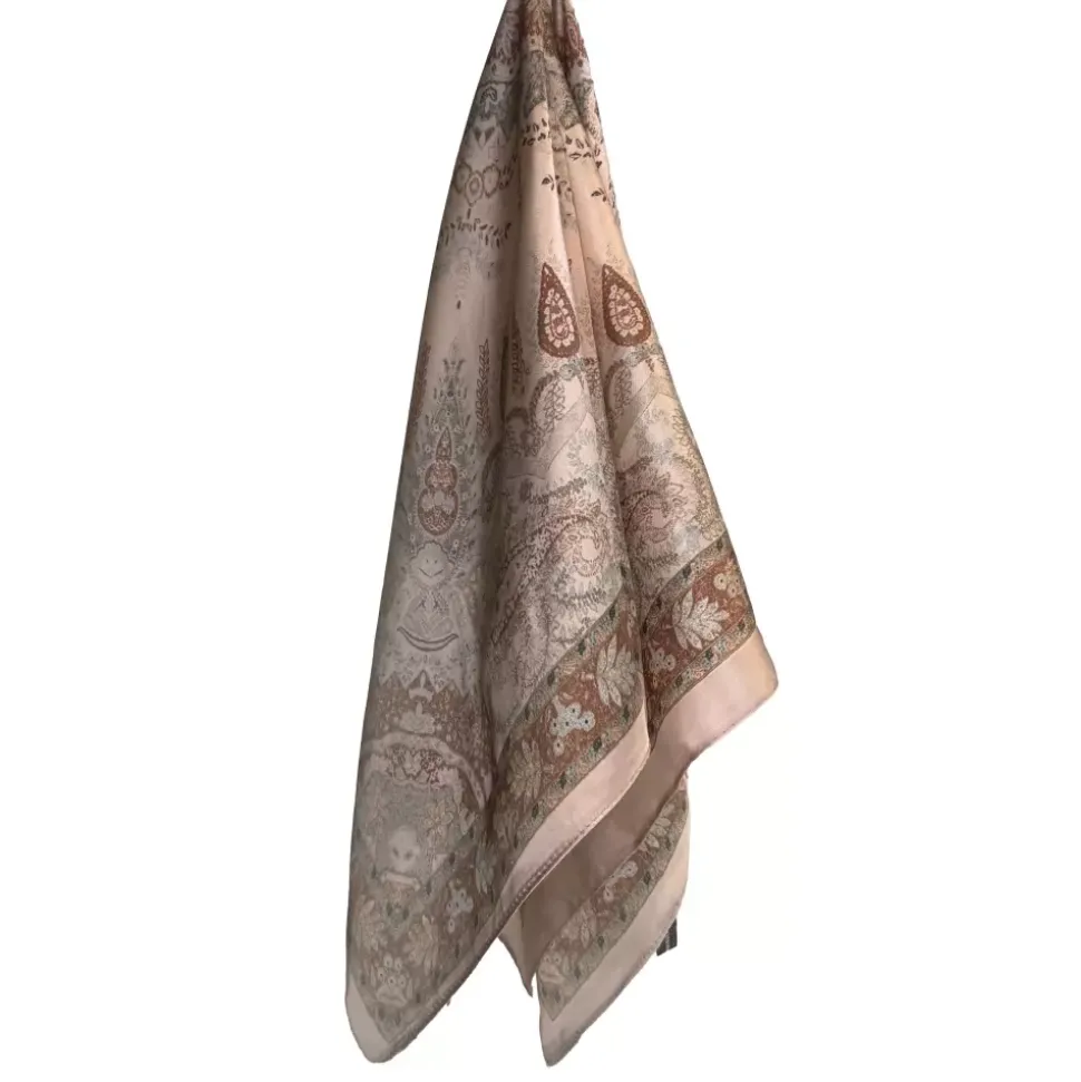 Silkemykt Skjerf Beige Paisley