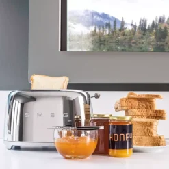 Smeg Brødrister 950W Krom