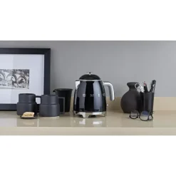 SMEG - KLF05 - Vannkoker - 0,8 l Svart
