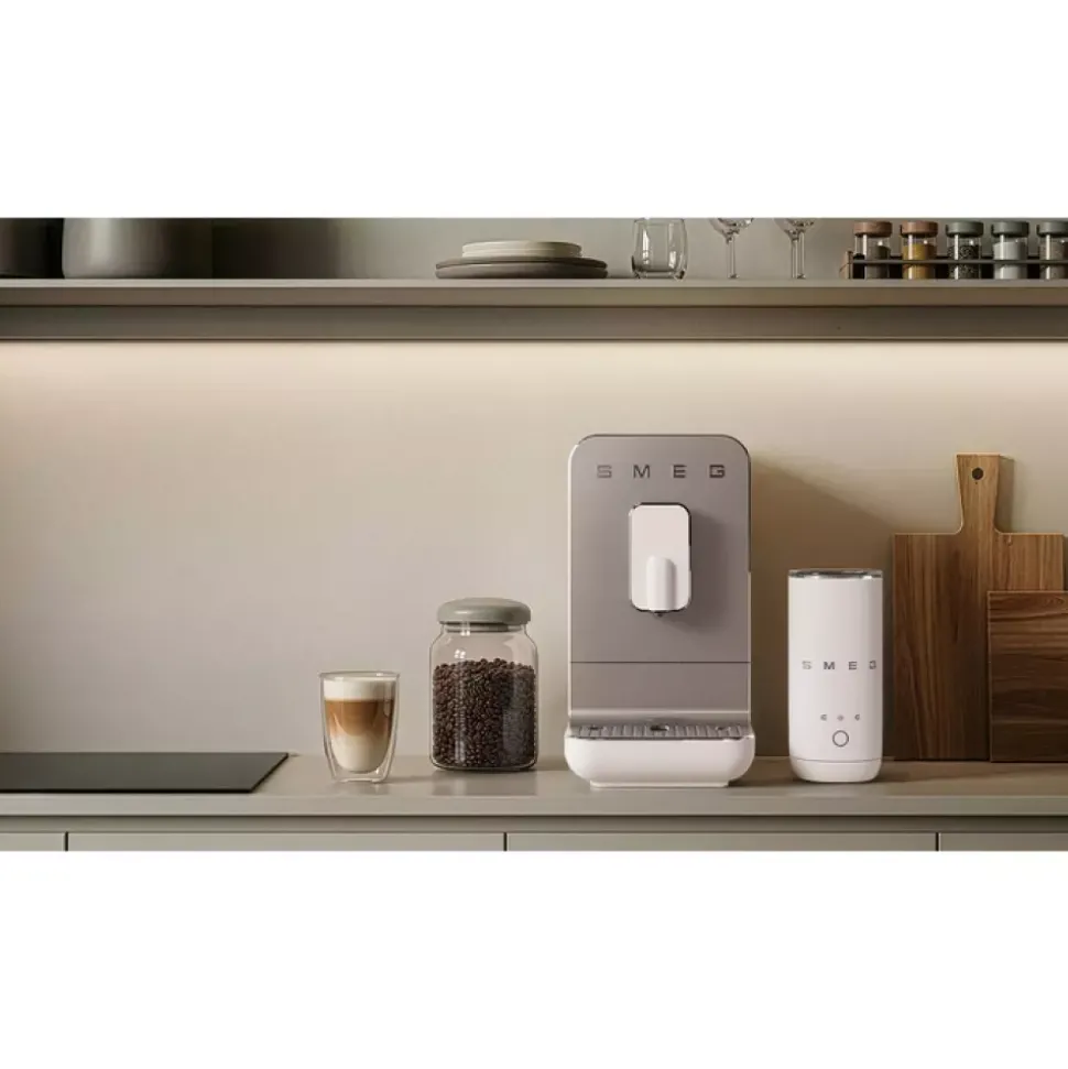 SMEG - MFF02 - Melkeskummer - 0,18 l